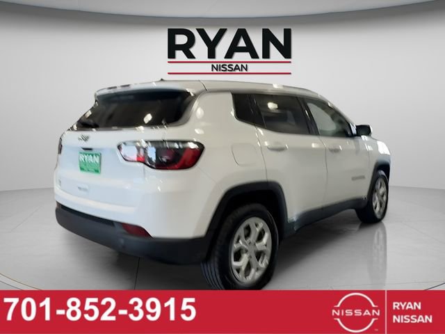 Used 2024 Jeep Compass Latitude image 5
