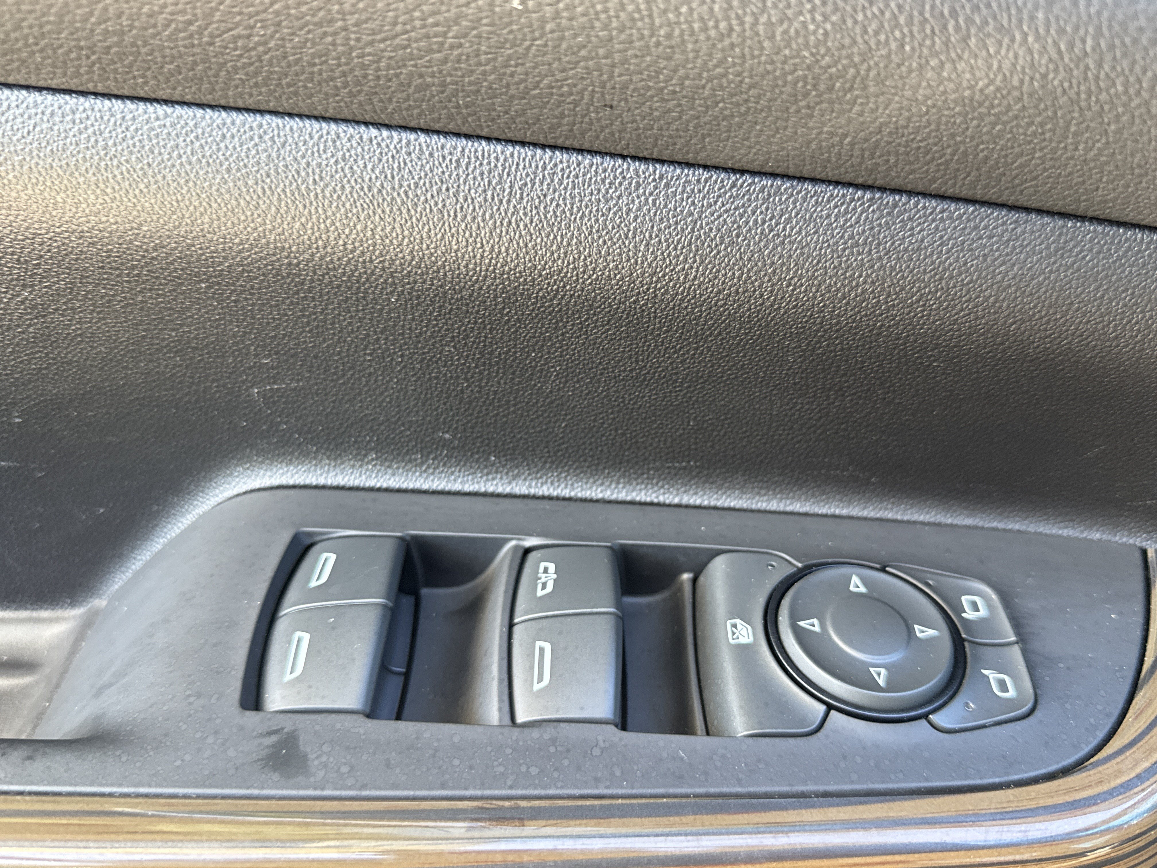 Used 2023 GMC Acadia SLE w/ Driver Convenience Package FWD image 14
