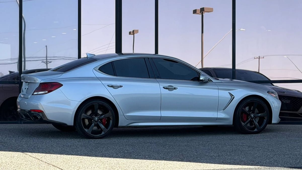 Used 2019 Genesis G70 3.3T Advanced w/ Sport Package RWD image 11