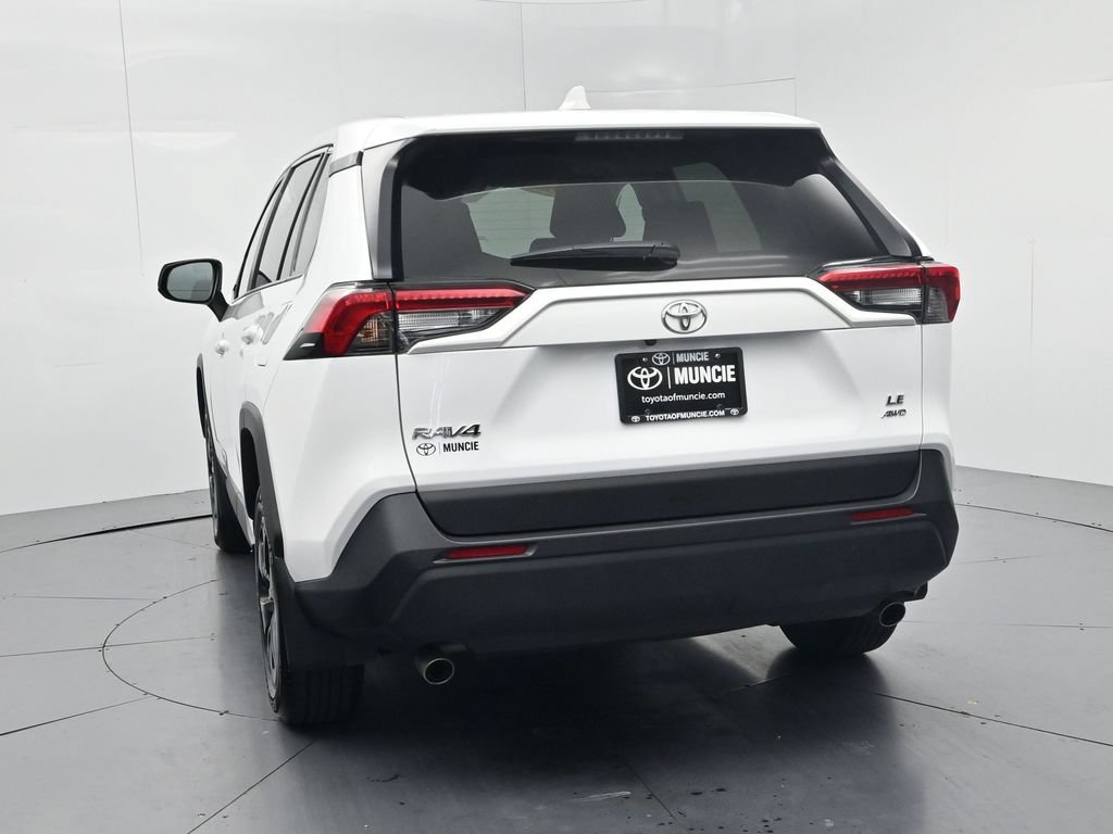Used 2024 Toyota RAV4 LE AWD/4WD image 6