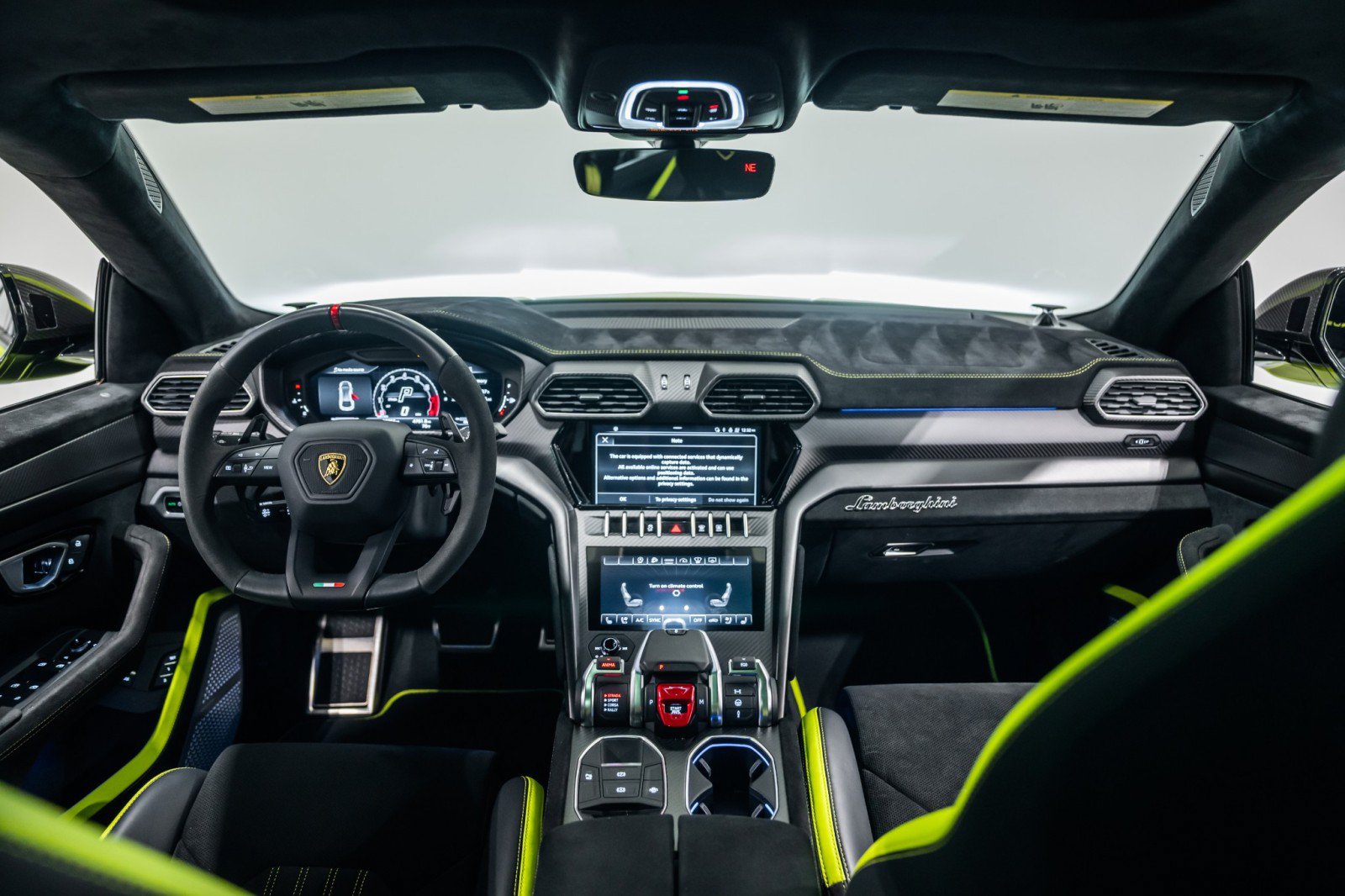 Used 2024 Lamborghini Urus Performante AWD/4WD image 15
