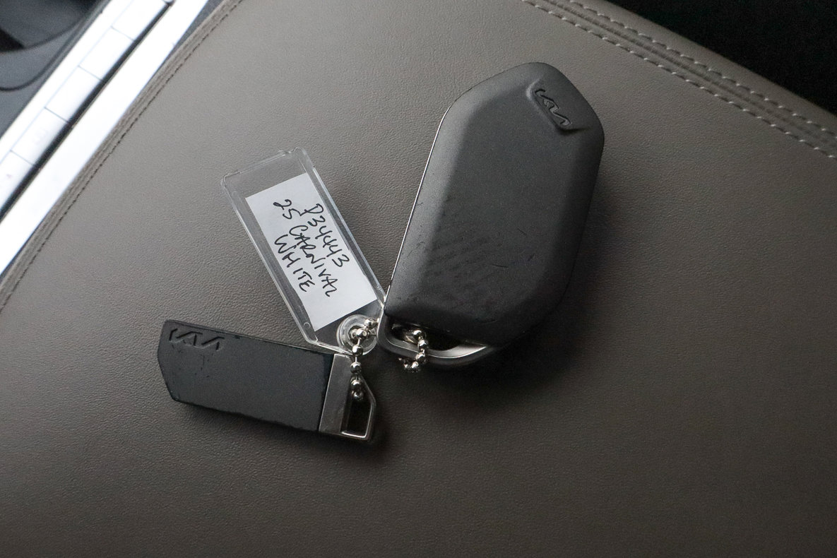 Used 2025 Kia Carnival image 35