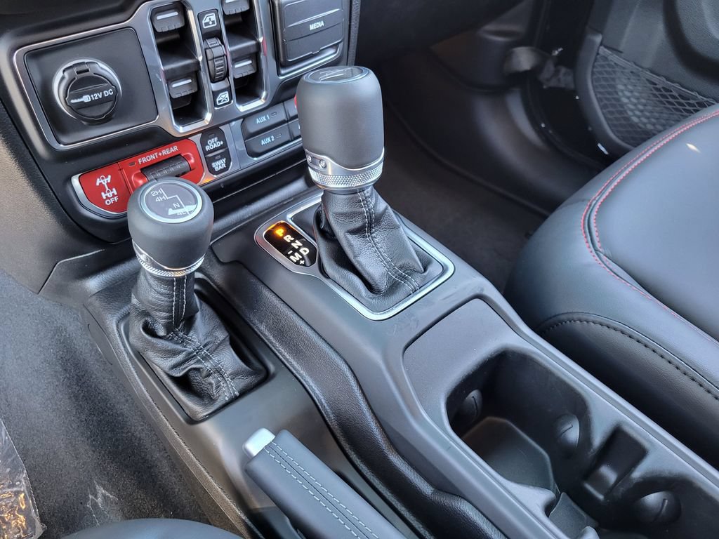 New 2026 Jeep Gladiator Rubicon w/ Safety Group AWD/4WD image 15