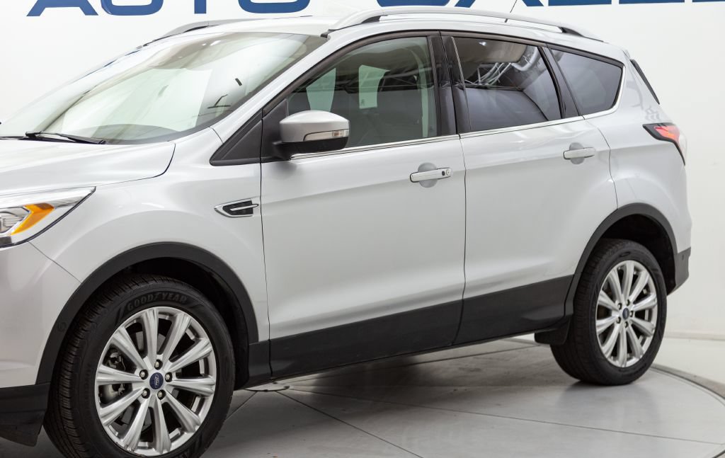 Used 2018 Ford Escape Titanium w/ Ford Safe & Smart Package AWD/4WD image 10
