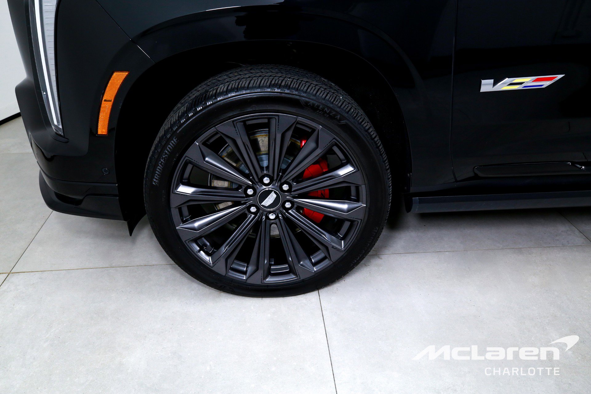 Used 2025 Cadillac Escalade ESV V image 39