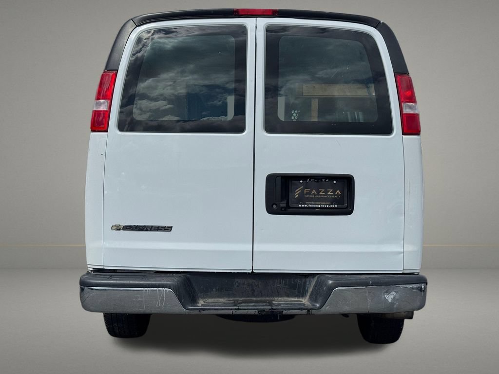 Used 2021 Chevrolet Express 2500 w/ Driver Convenience Package RWD image 4