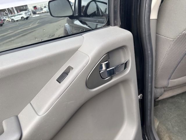 Used 2016 Nissan Frontier SV w/ SV Value Truck Package image 18