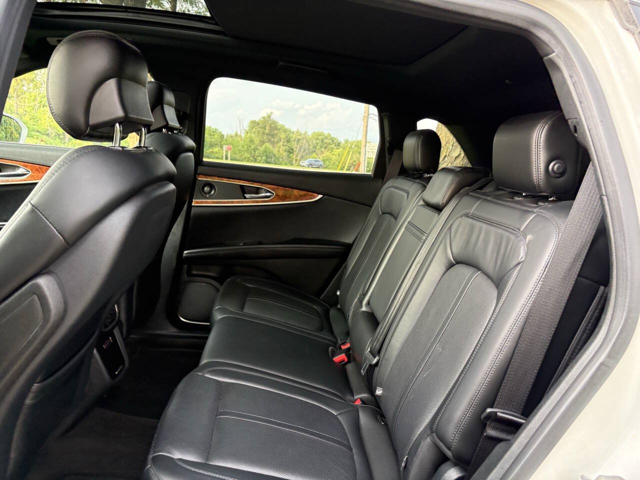 Used 2020 Lincoln Nautilus Reserve w/ Equipment Group 201A AWD/4WD image 28
