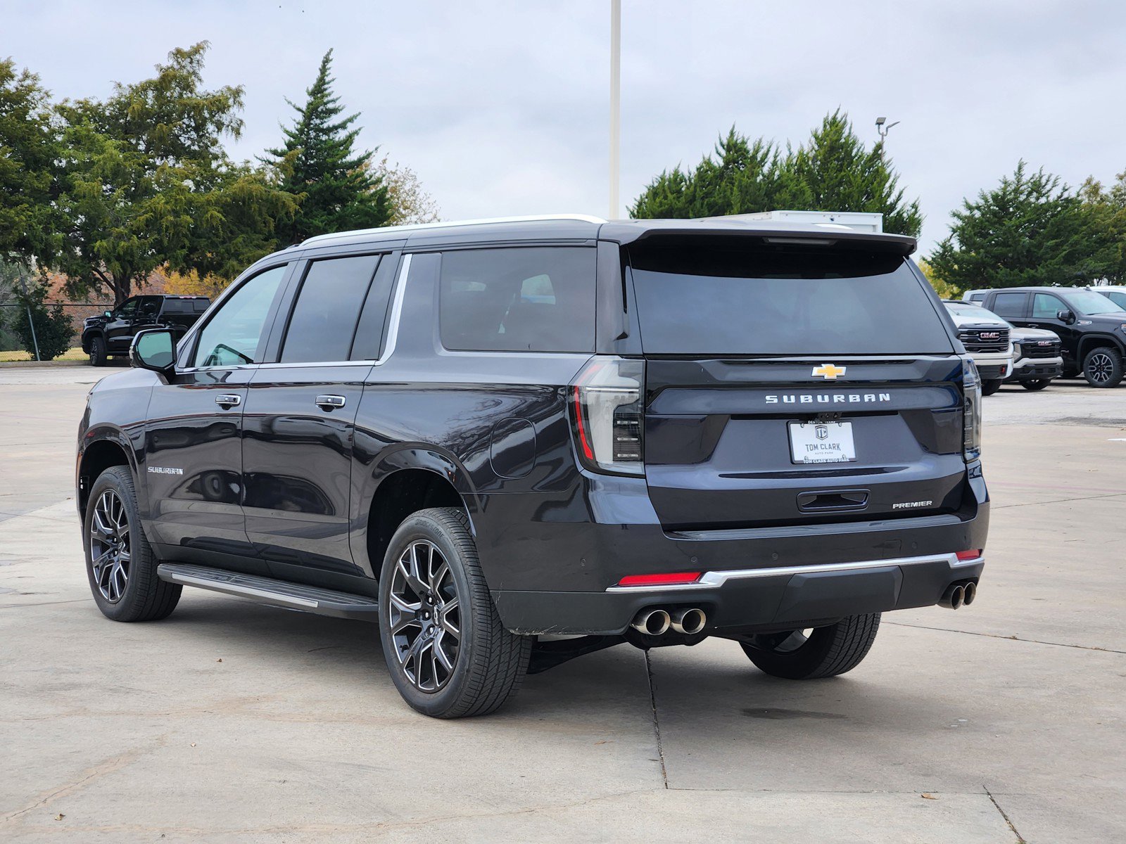 New 2026 Chevrolet Suburban Premier image 3