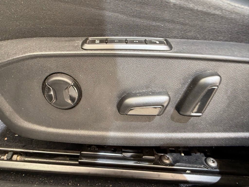 Used 2021 Volkswagen ID.4 Pro S image 17