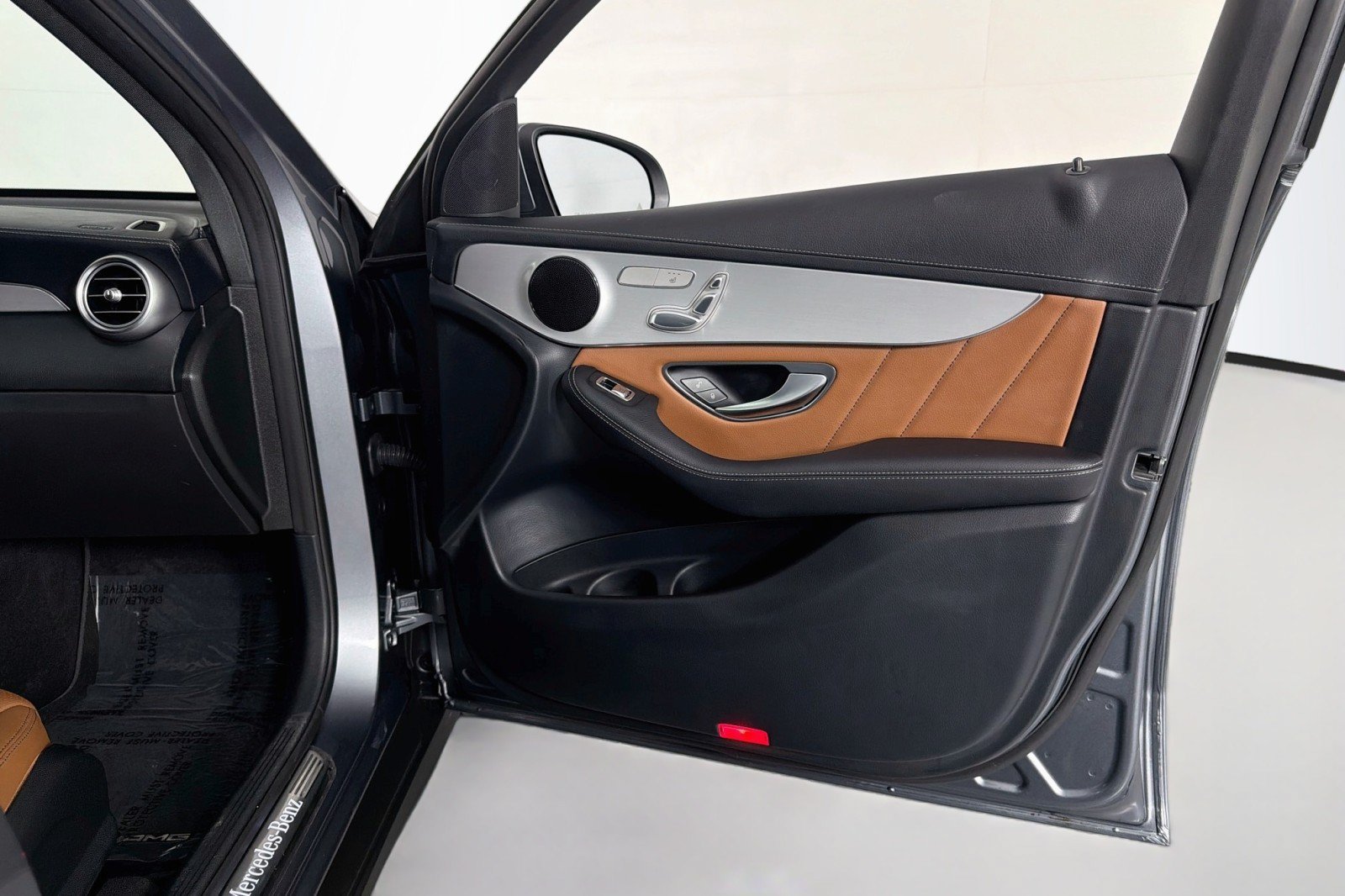 Used 2022 Mercedes-Benz GLC 300 4MATIC Coupe image 24
