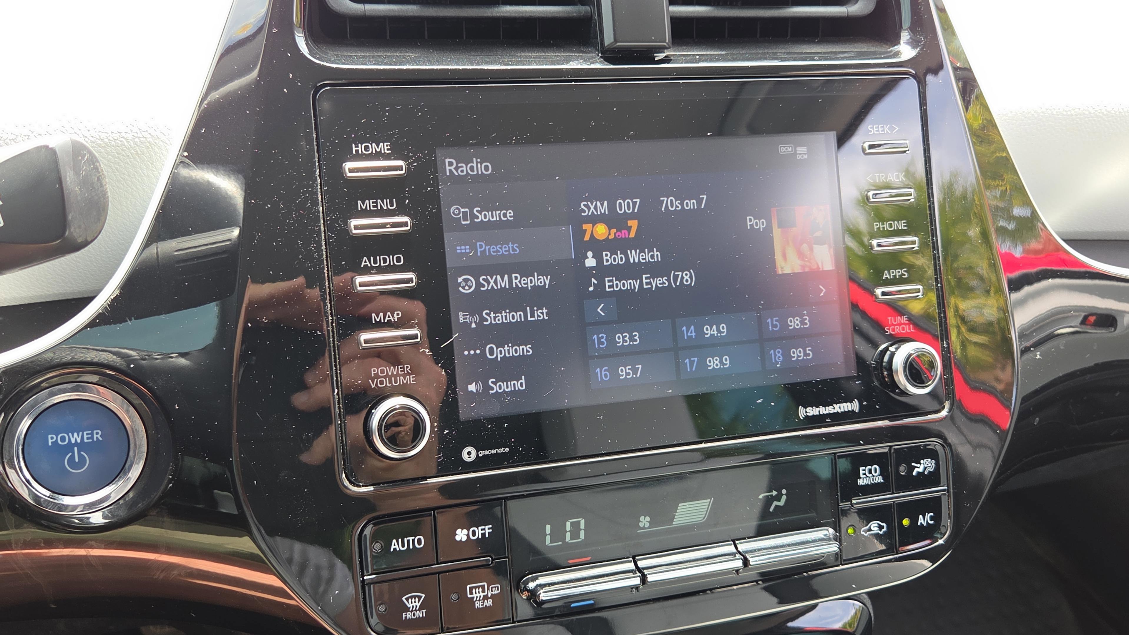 Used 2022 Toyota Prius XLE FWD image 20