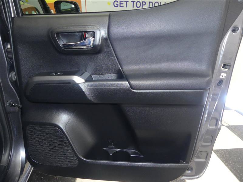 Used 2019 Toyota Tacoma TRD Sport AWD/4WD image 27