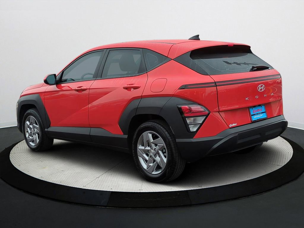 Certified 2025 Hyundai Kona SE image 6