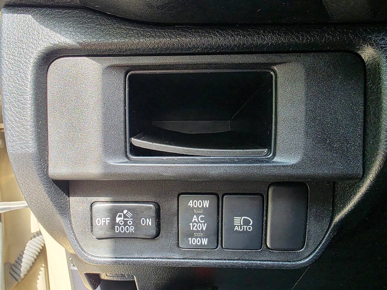 Used 2019 Toyota Tacoma TRD Off-Road AWD/4WD image 16