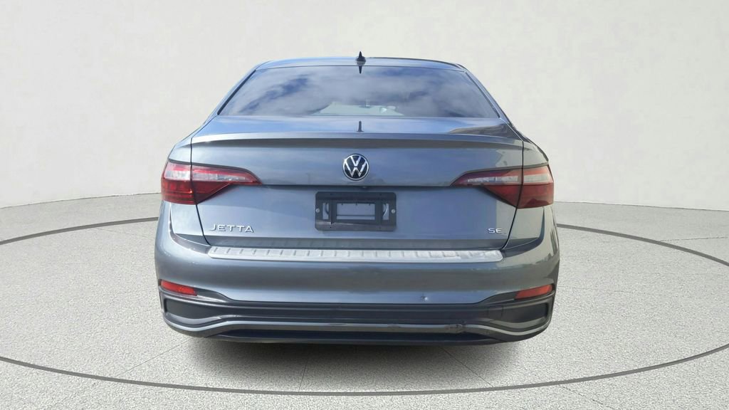 Used 2023 Volkswagen Jetta SE image 5