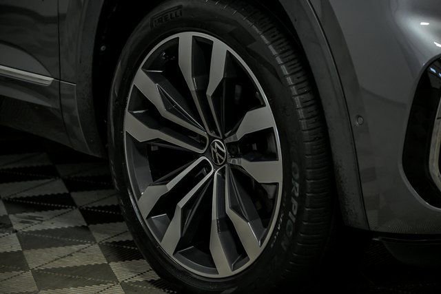 Used 2022 Volkswagen Atlas SEL Premium image 3