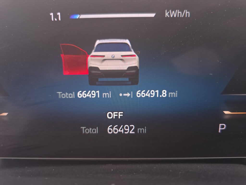 Used 2024 BMW iX xDrive50 AWD/4WD image 18