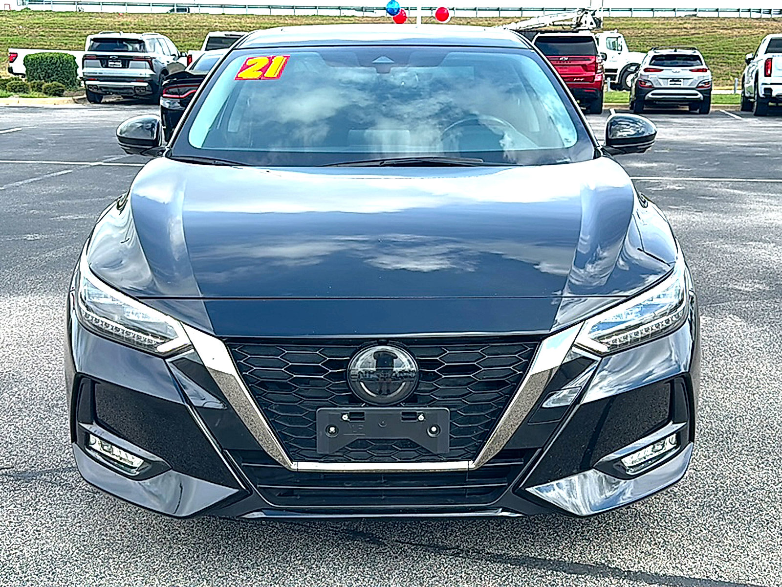 Used 2021 Nissan Sentra SR w/ SR Premium Package FWD image 11