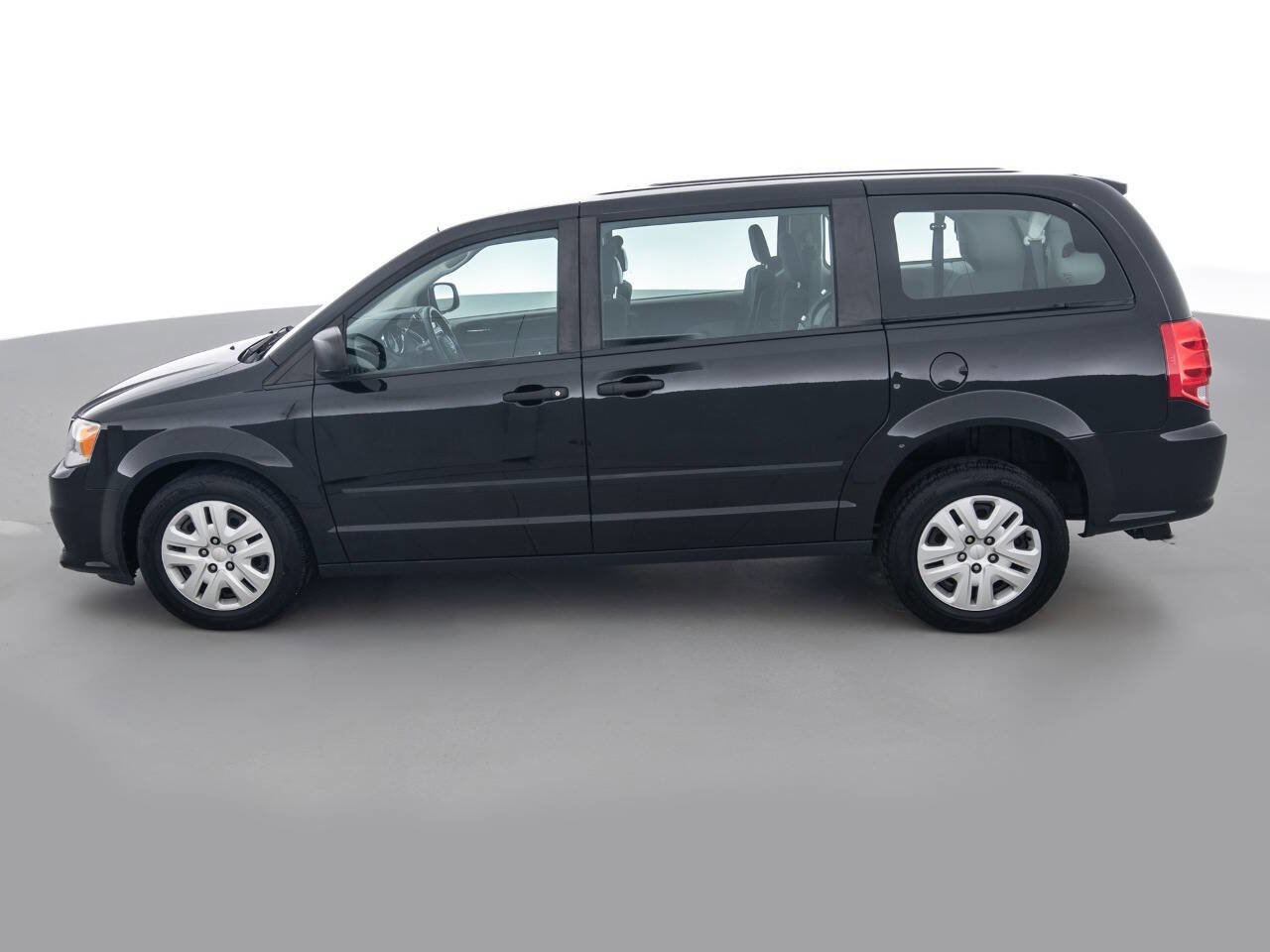 Used 2016 Dodge Grand Caravan American Value Package FWD image 8