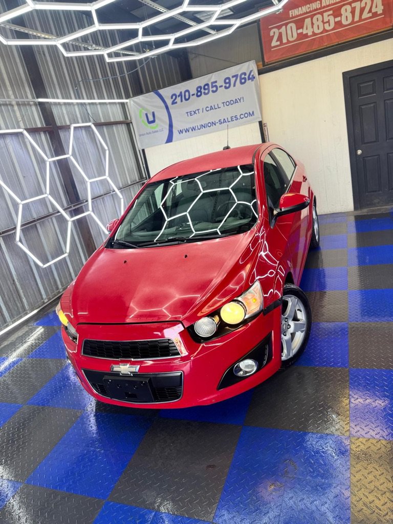 Used 2016 Chevrolet Sonic LTZ FWD image 3