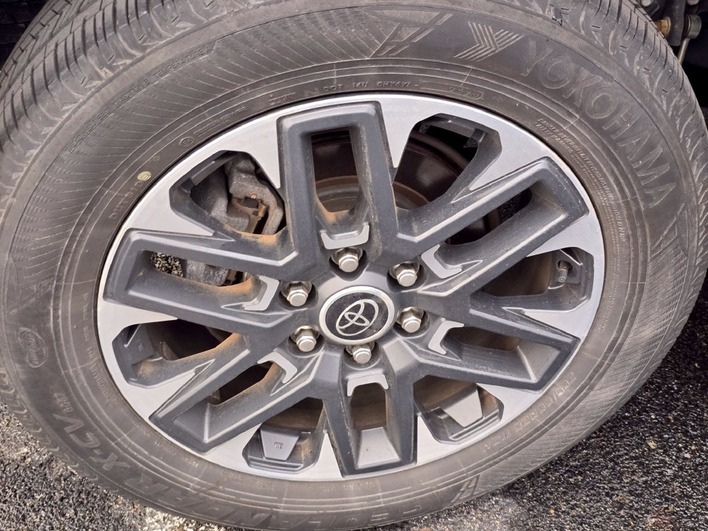 Used 2024 Toyota Tundra Limited AWD/4WD image 10