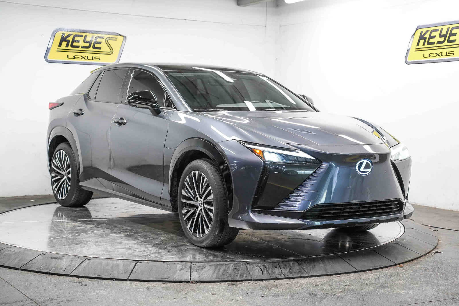 Used 2023 Lexus RZ 450e Premium w/ Accessory Package (Z1) AWD/4WD image 8