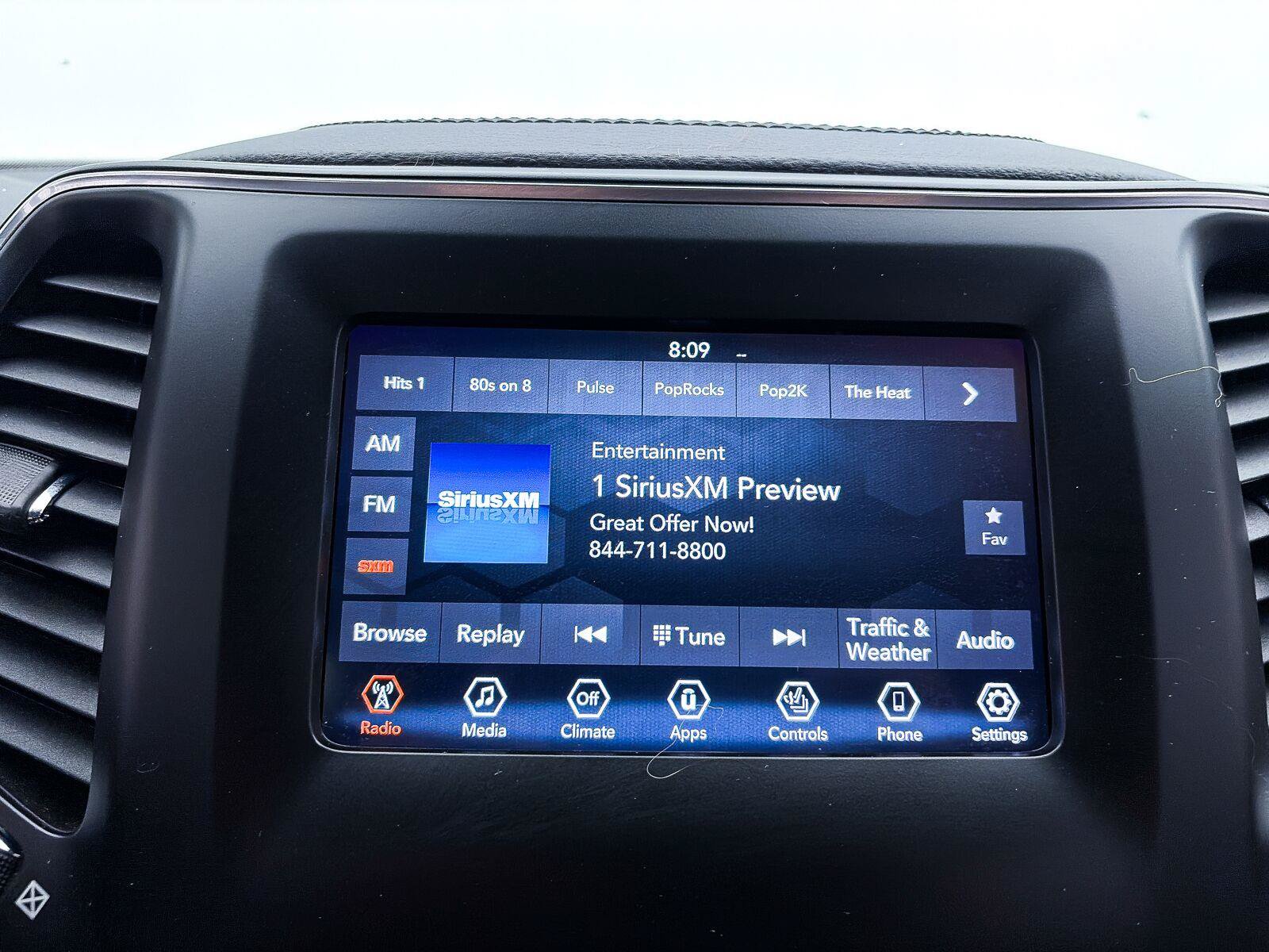 Used 2021 Jeep Cherokee Latitude Plus AWD/4WD image 23