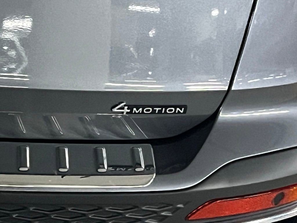 Used 2023 Volkswagen Taos SEL image 35