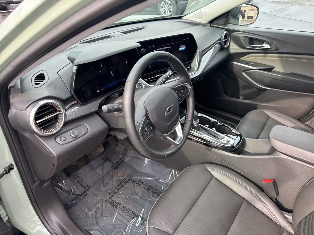 Used 2024 Chevrolet Trax ACTIV w/ Sunroof Package image 14