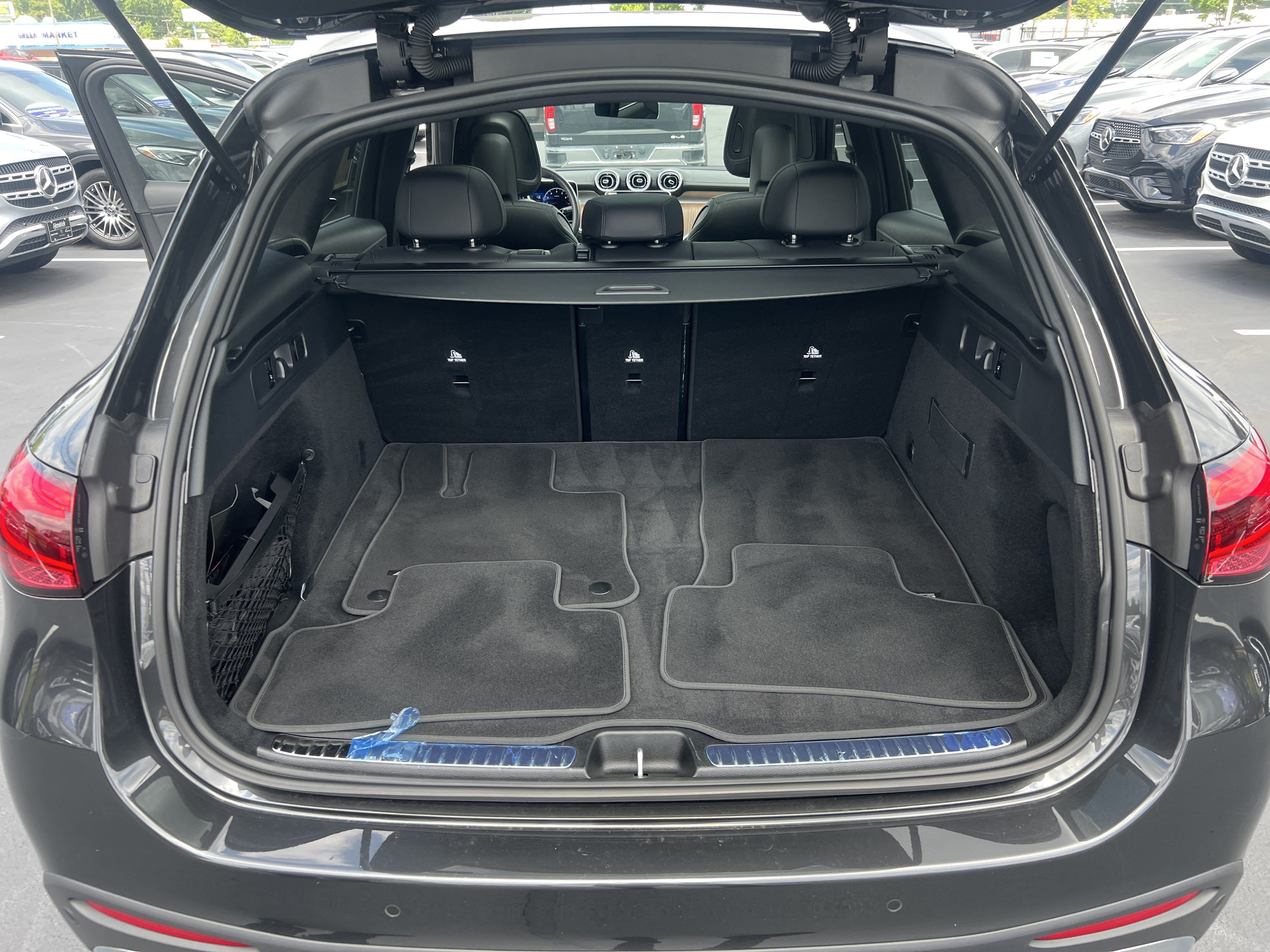 Certified 2025 Mercedes-Benz GLC 300 4MATIC image 35