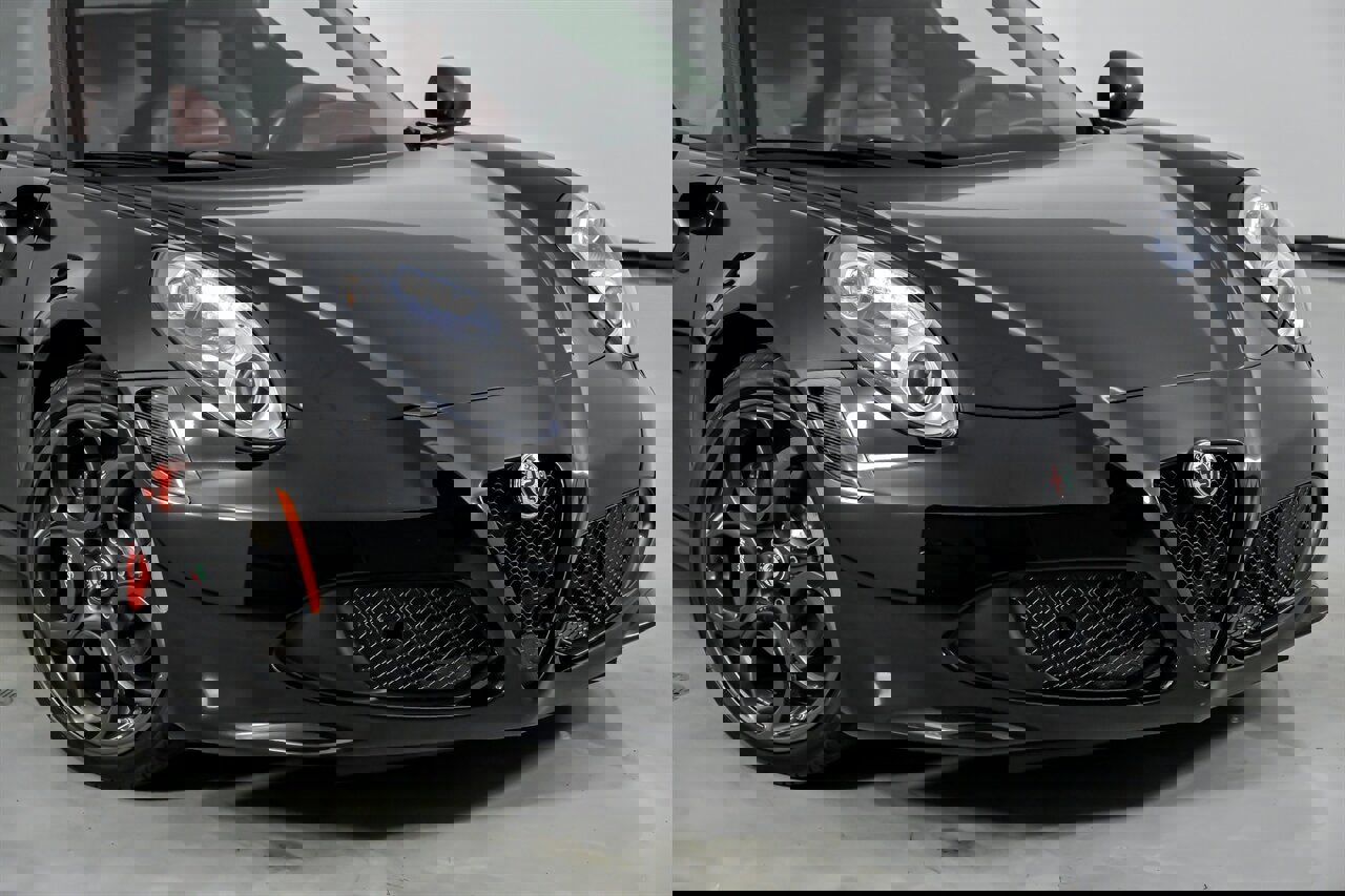 Used 2020 Alfa Romeo 4C Spider image 3