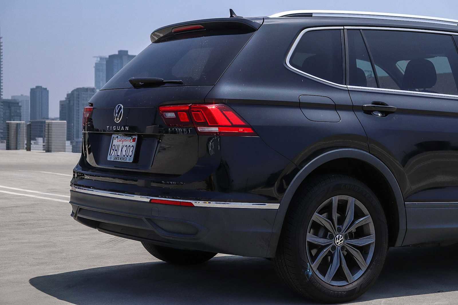 Certified 2023 Volkswagen Tiguan SE FWD image 9