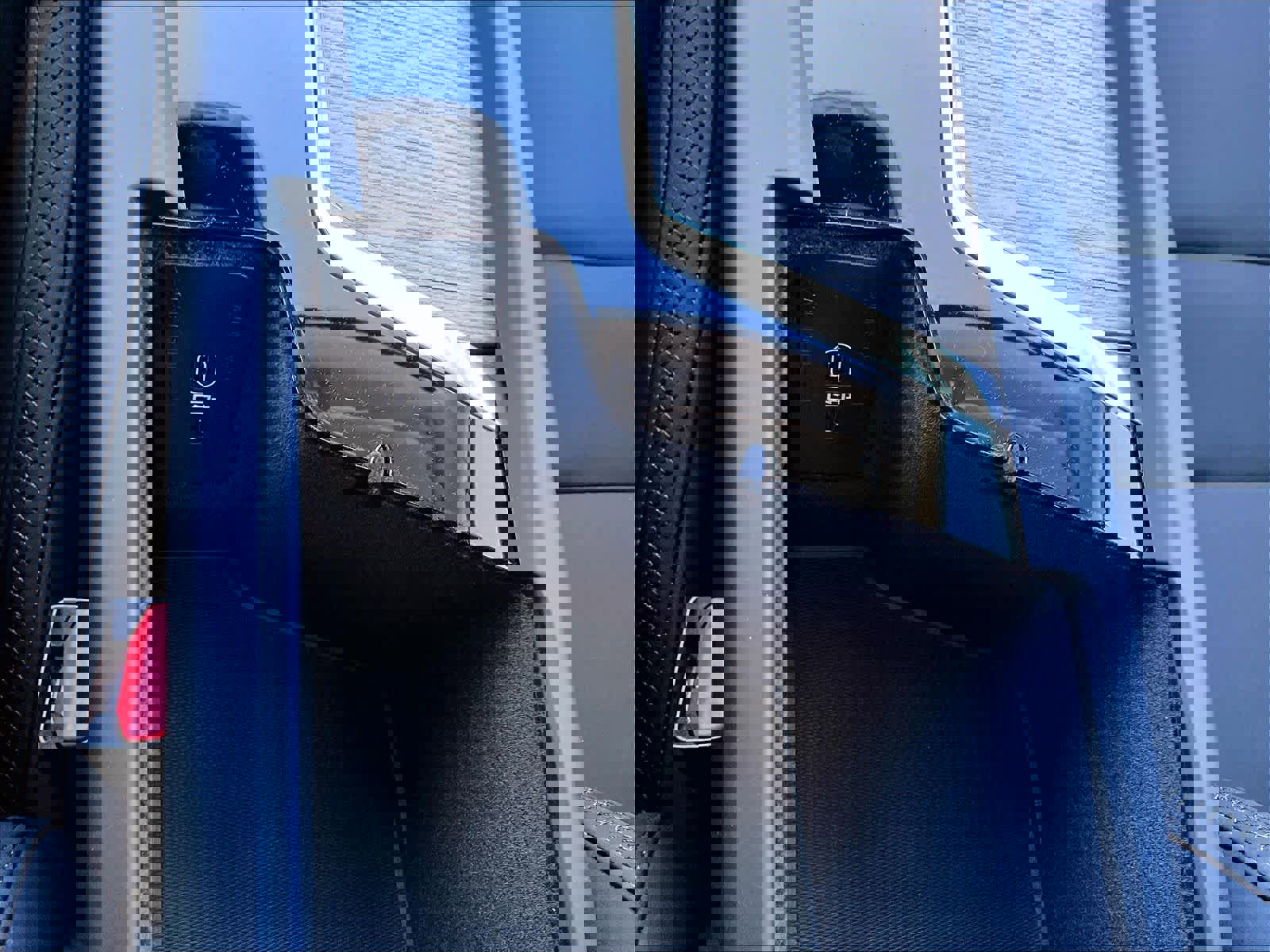 New 2026 Volvo XC60 B5 Plus w/ Climate Package image 23