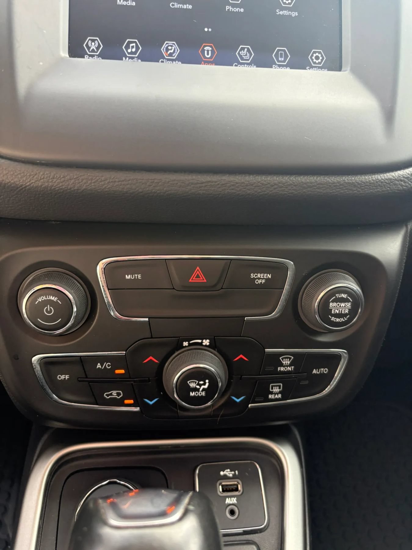 Used 2021 Jeep Compass Latitude w/ Sun and Sound Group AWD/4WD image 13