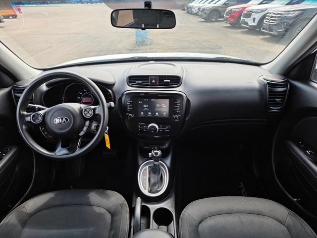Used 2018 Kia Soul + FWD image 11