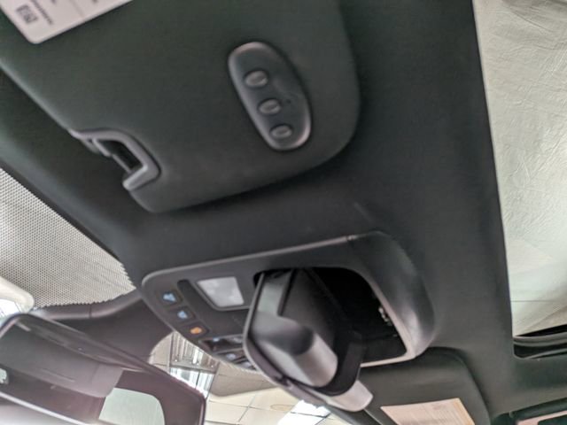 Used 2024 Ford Edge ST-Line w/ Class II Trailer Tow Package AWD/4WD image 16