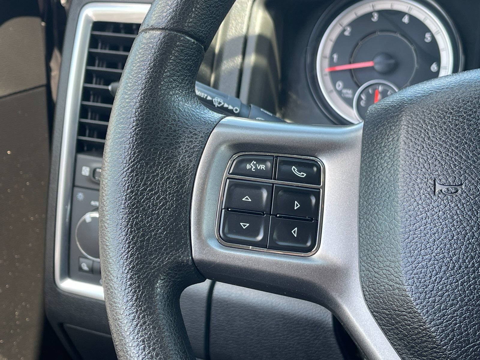 Used 2023 RAM 1500 Classic SLT AWD/4WD image 24