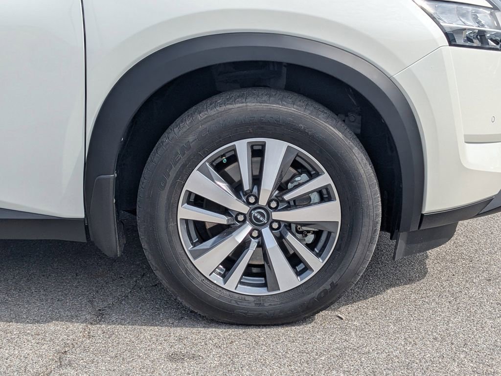 Used 2023 Nissan Pathfinder SL AWD/4WD image 11