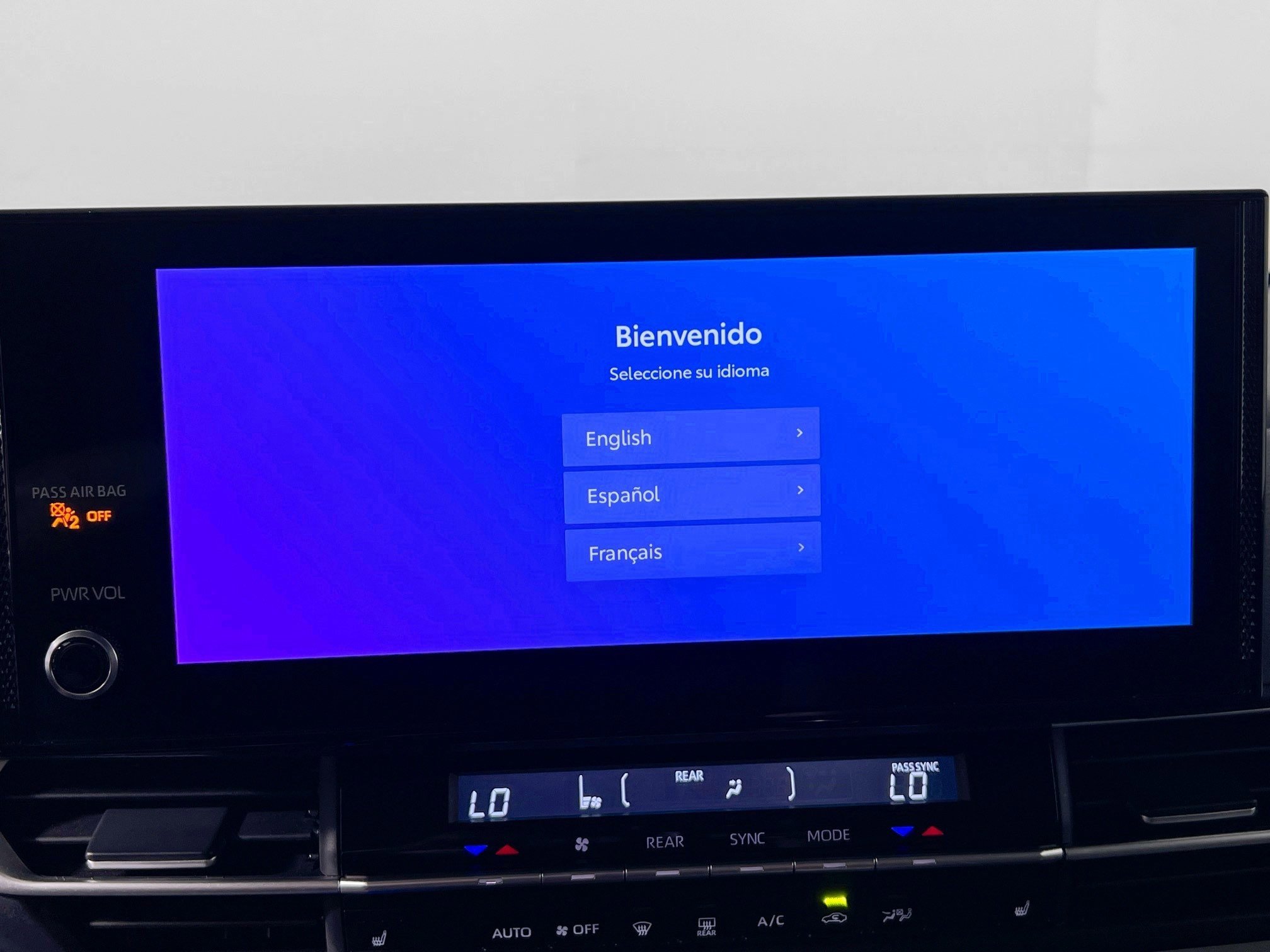 Used 2026 Toyota Sienna XLE FWD image 28
