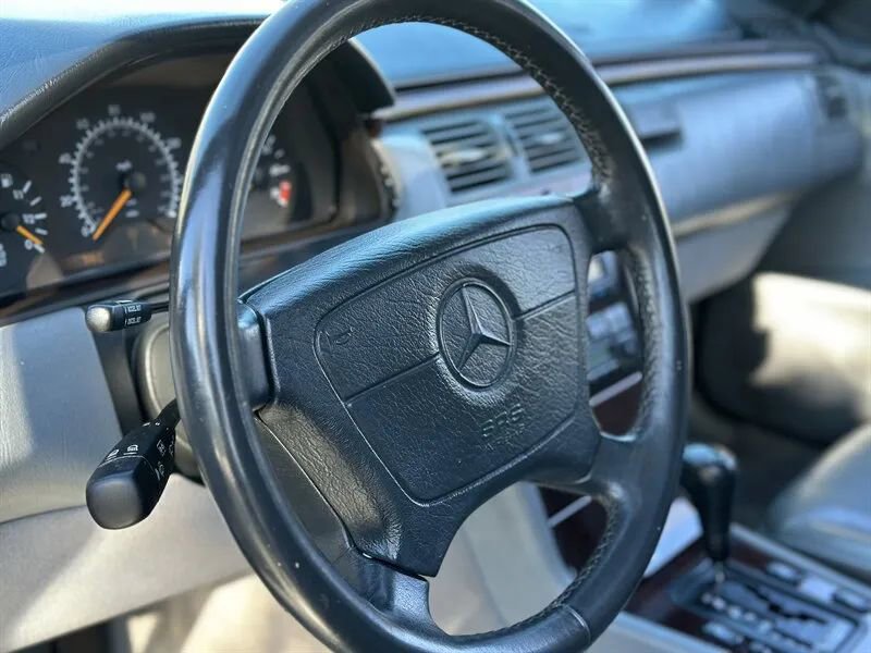 Used 1997 Mercedes-Benz E 320 Sedan image 32