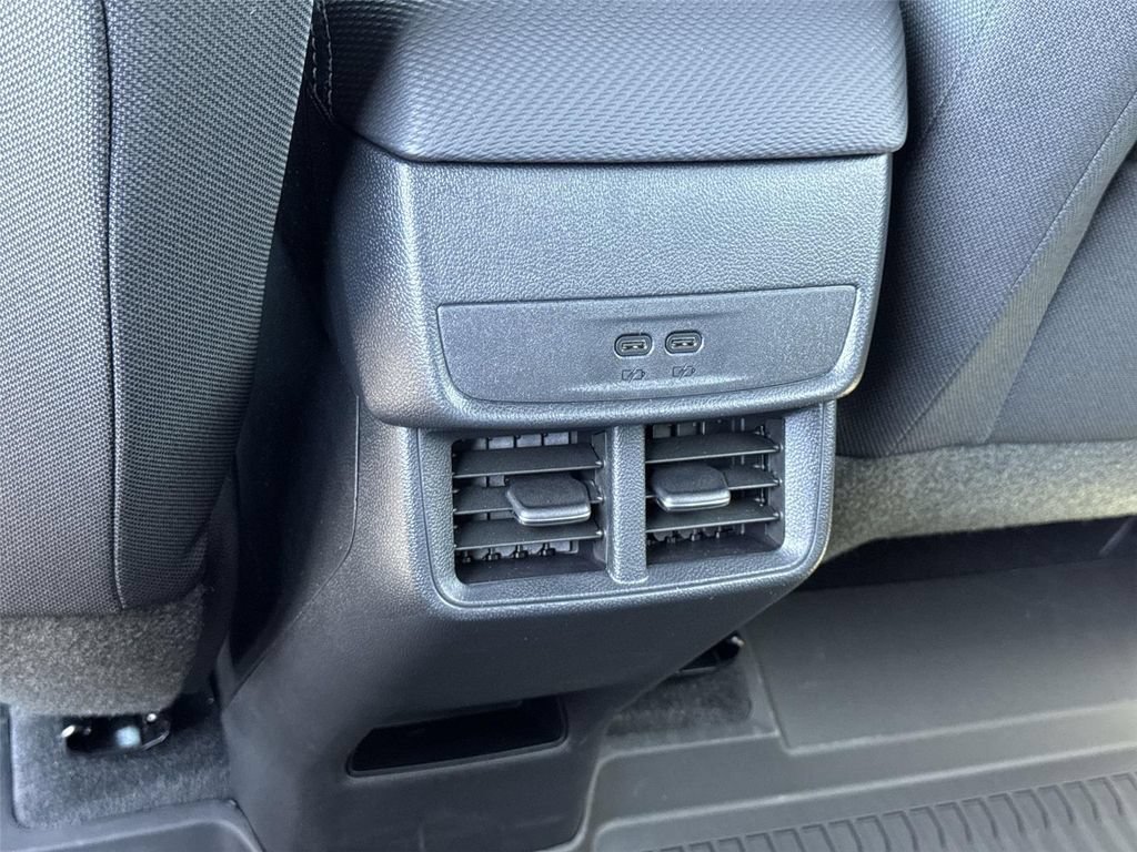 New 2027 Chevrolet Equinox LT w/ LPO, Floor Liner Package FWD image 27