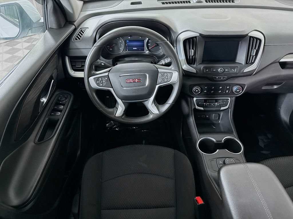 Used 2024 GMC Terrain SLE AWD/4WD image 3