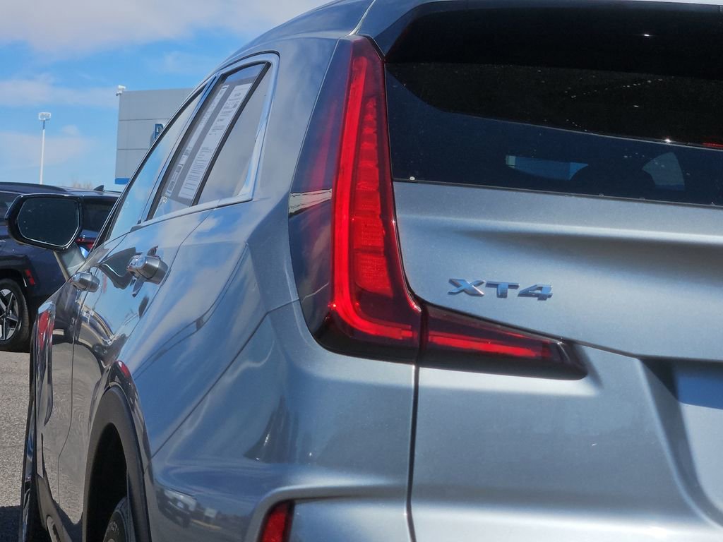 Used 2025 Cadillac XT4 Premium Luxury image 9