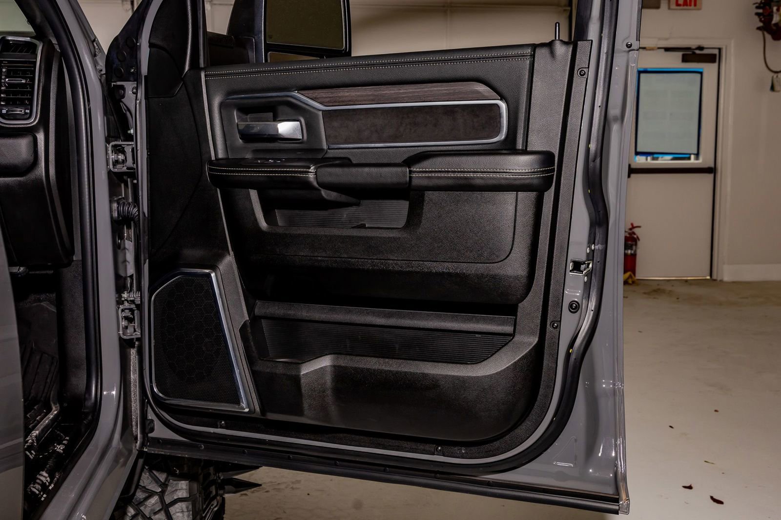 Used 2025 RAM 3500 Laramie w/ Night Edition image 37