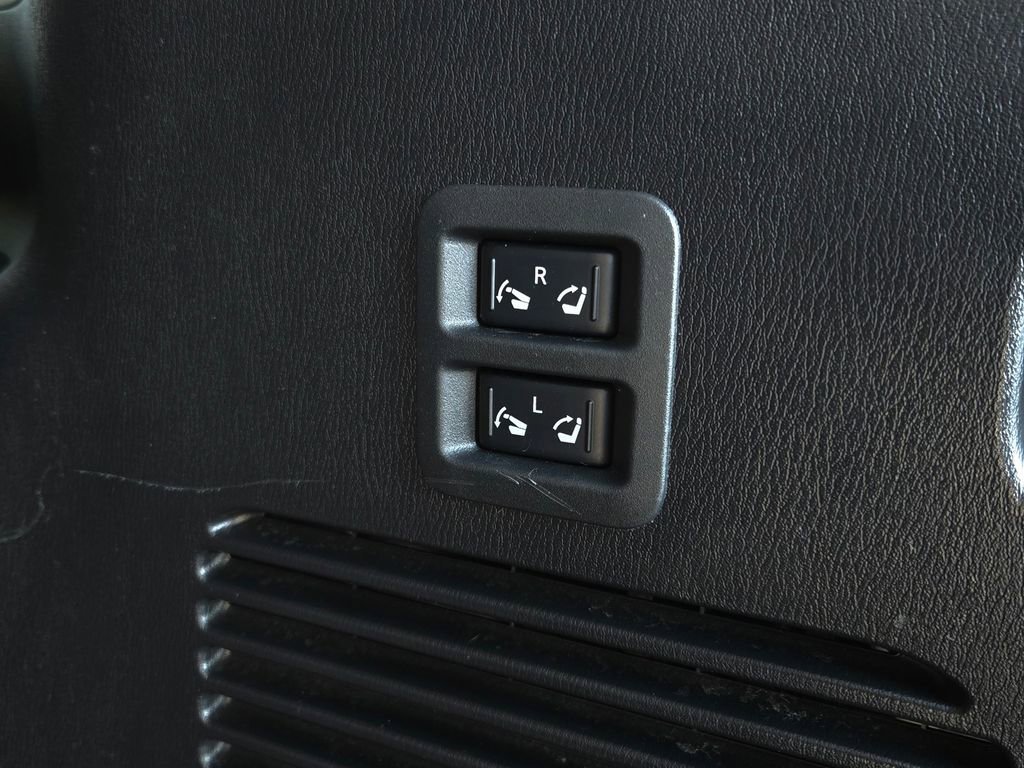 Used 2020 Nissan Armada SL w/ Premium Package image 35