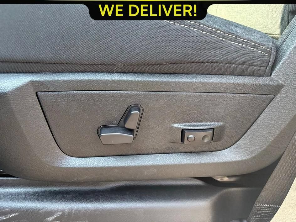 New 2026 RAM 3500 Big Horn AWD/4WD image 15