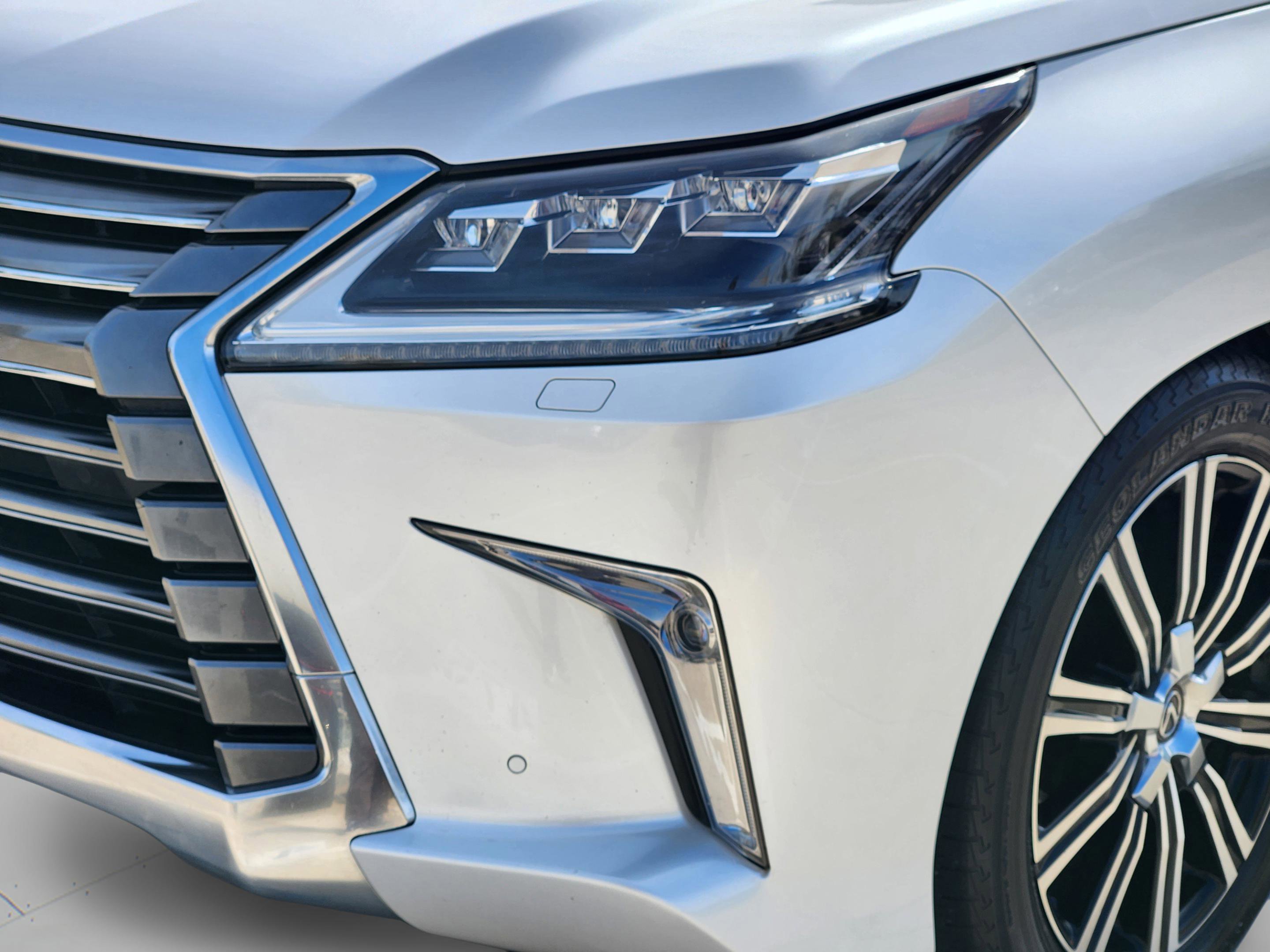 Used 2018 Lexus LX 570 4WD w/ Luxury Package image 38