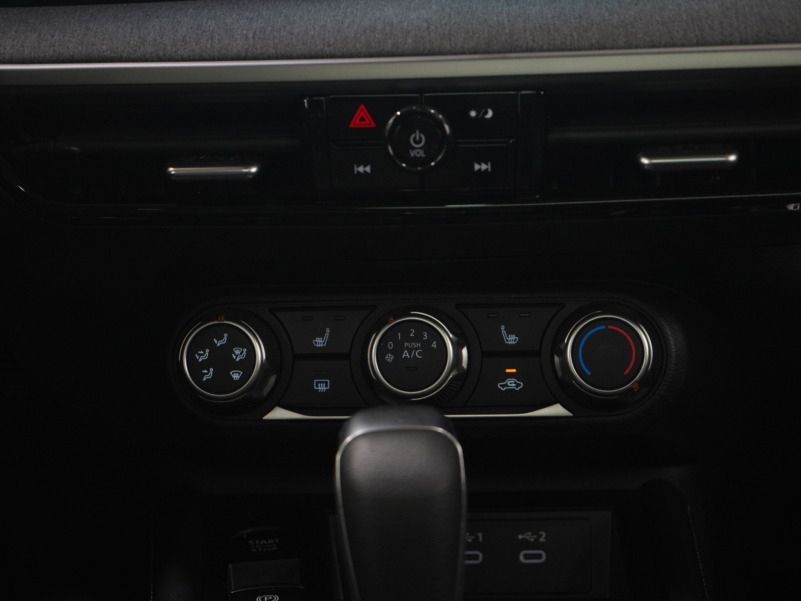 Used 2025 Nissan Kicks SV w/ SV Premium Package image 15