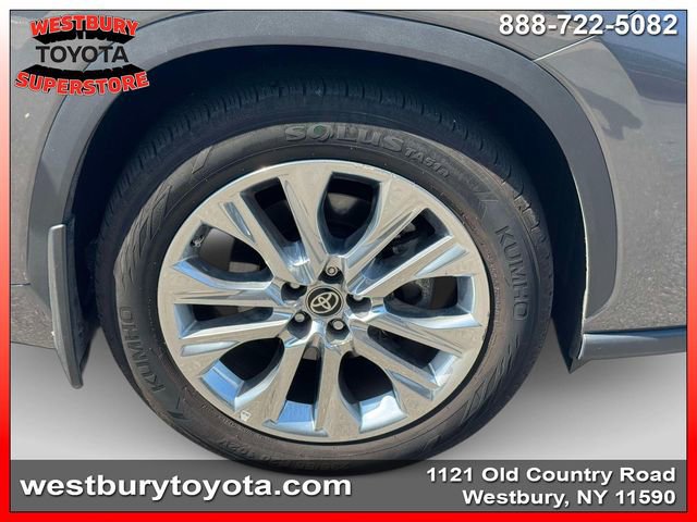 Used 2024 Toyota Highlander Limited AWD/4WD image 14